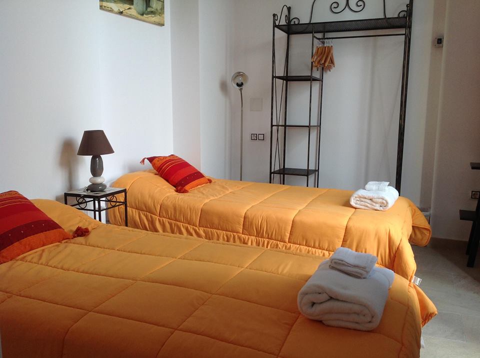 habitacion orange rooms valencia